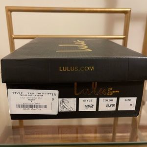 “Taylor Silver Shoes” / Size 9 from Popular Brand “Lulus”